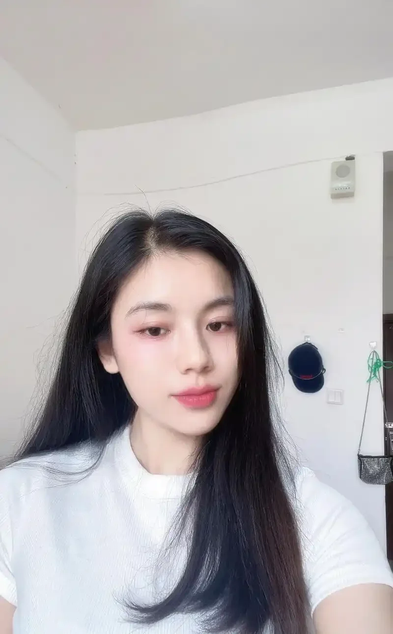 老挝美女办手机卡攻略及注意事项，轻松解决通讯问题