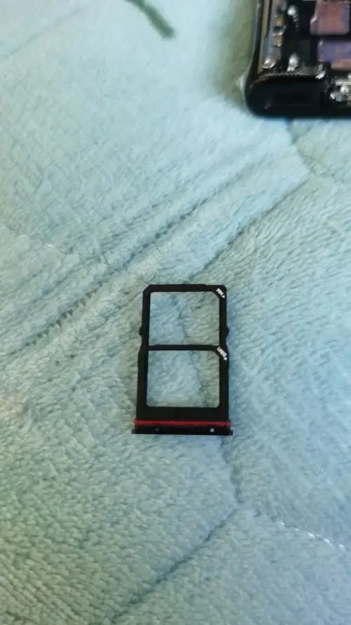 刀片开手机卡槽的正确方法与安全注意事项指南