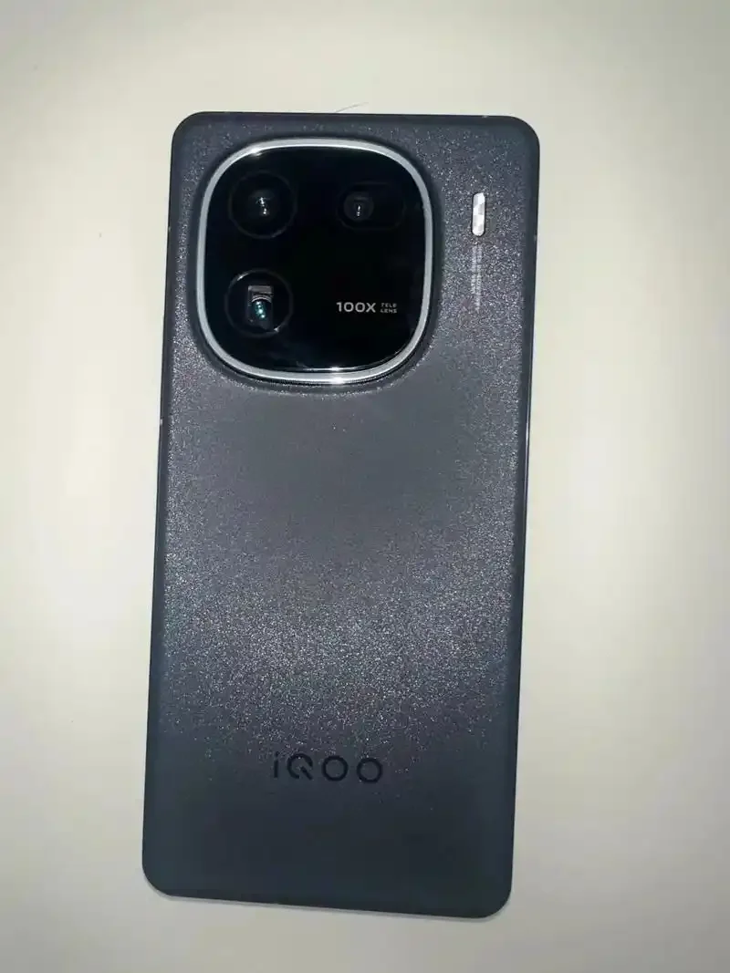 IQ手机卡安装详细指南：手把手教你正确插入SIM卡与注意事项